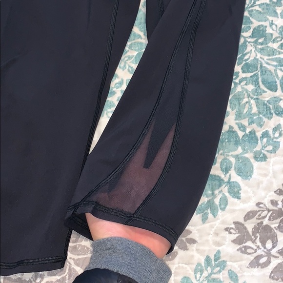 Lululemon Cropped Legging - Picture 2 of 4
